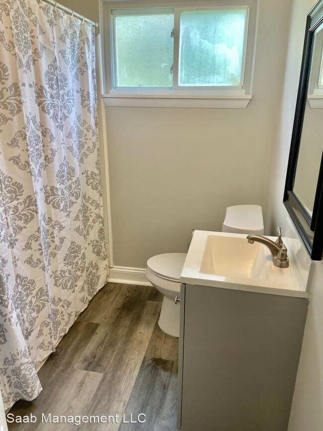 Building Photo - 3 br, 1 bath House - 22316 IRA Boulevard