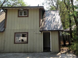 Building Photo - 22129-22129 N Umpqua Hwy