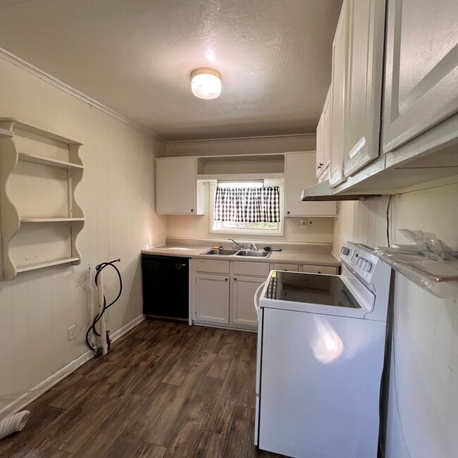 Building Photo - 3401 LA-121