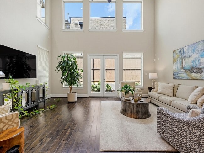 Building Photo - 8418 Oak Leaf Point Dr