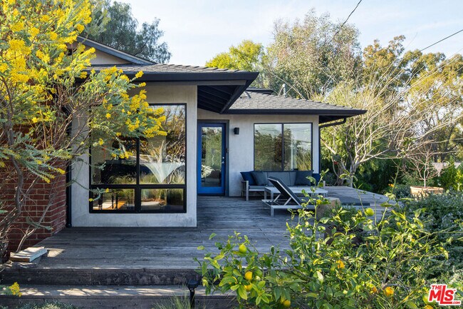 Building Photo - 4225 San Rafael Ave