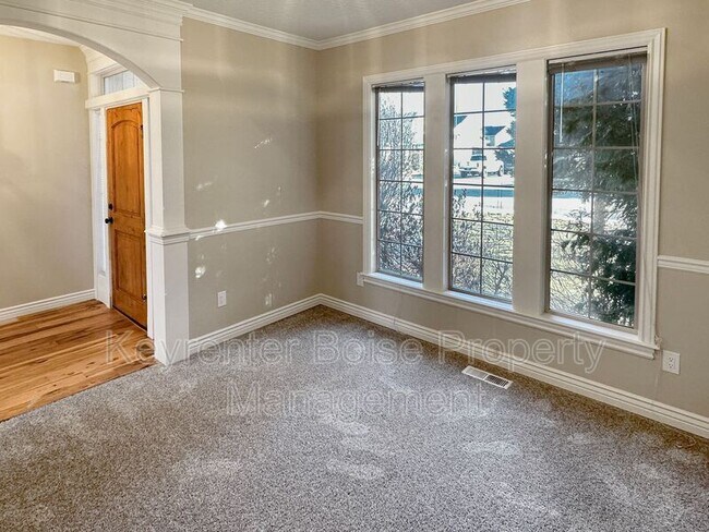 Building Photo - 538 E Halpin Dr