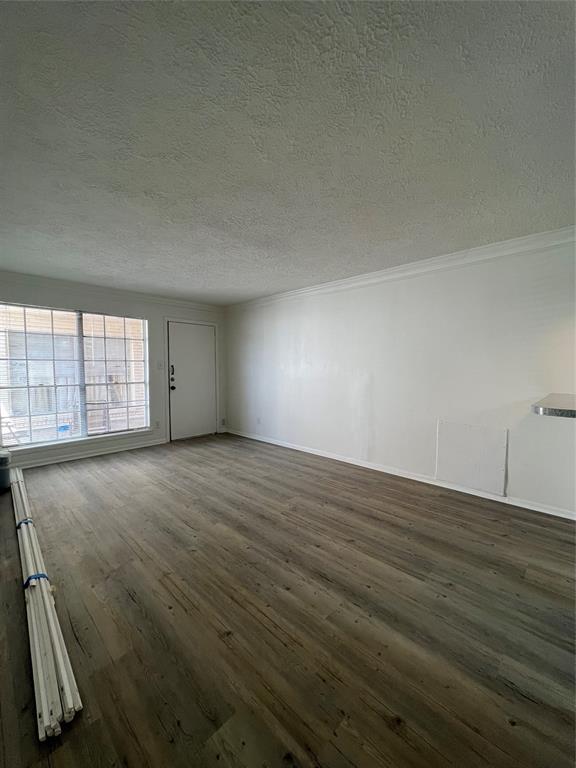 Building Photo - 4910 Saxon Dr