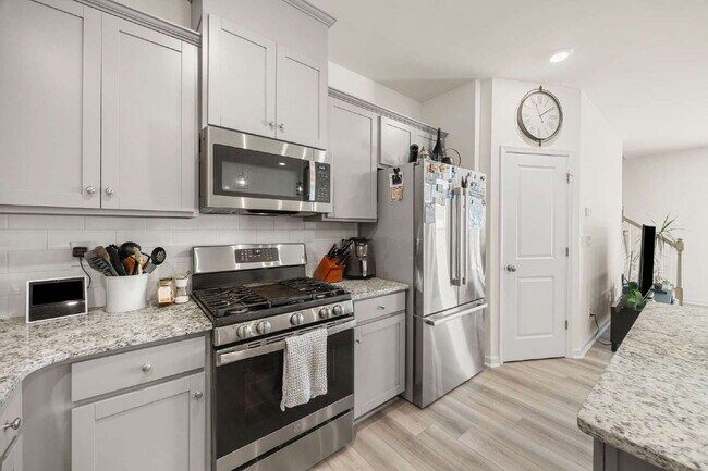 Building Photo - "Charming 3-Bed Townhouse with Granite Touches & Garage in Concord!"