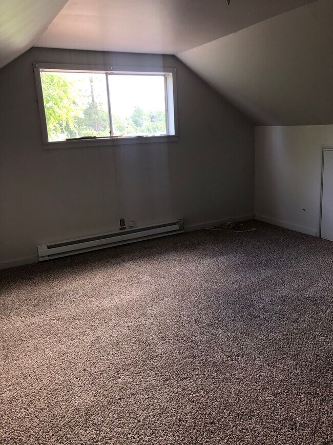 Foto del edificio - Campus 4 bedroom Available in December