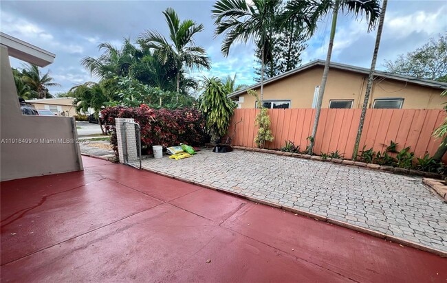 Foto del edificio - 4116 SW 21st St