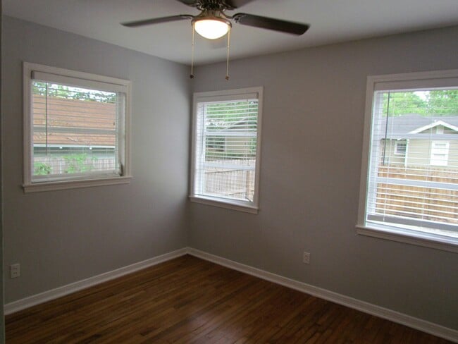 Building Photo - 2054 Emogene St