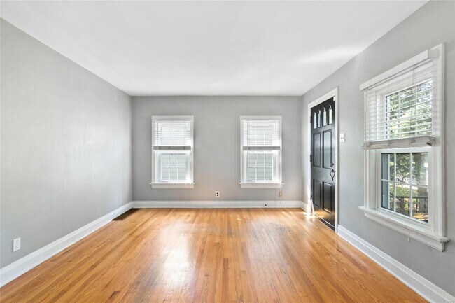 Foto del edificio - 8924 W Pendleton Ave