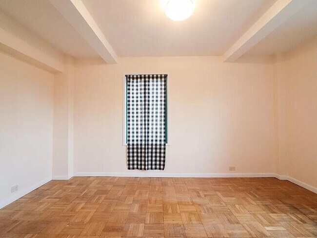 Foto del edificio - 5 Metropolitan Oval