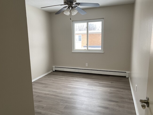 Building Photo - Cedarwood Estates Apartments