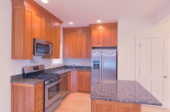 Building Photo - 14 Peterson Terr