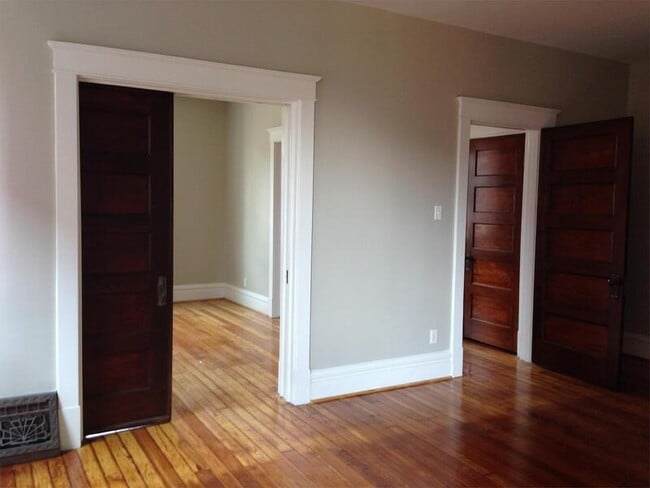 Building Photo - 2717 Arsenal St