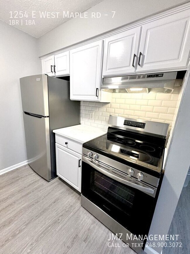 Building Photo - Newly renovated unit, prime location in Wa...