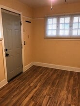 Building Photo - 106 Columbia Dr SE