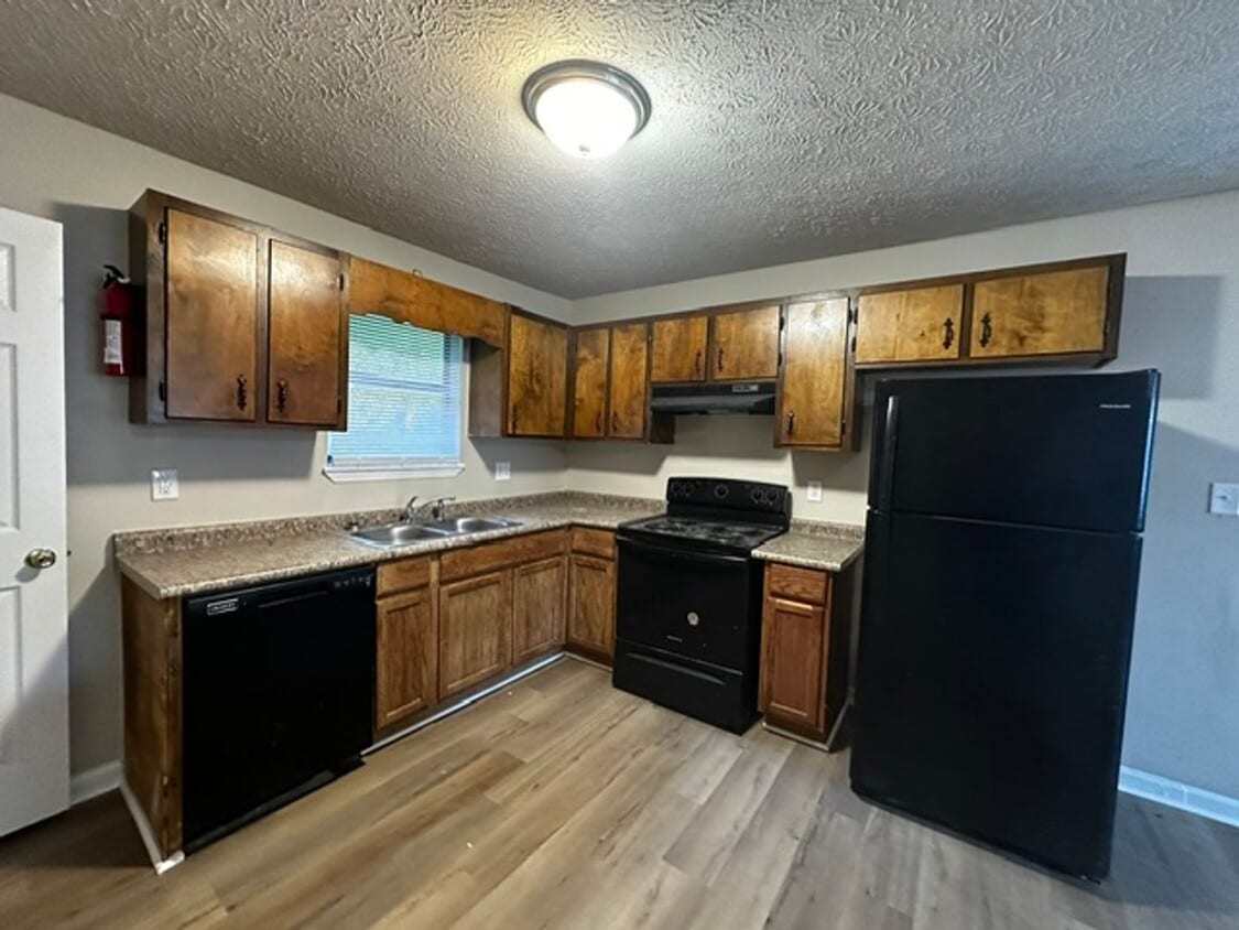 119/121 Michele Pl - 119/121 Michele Pl