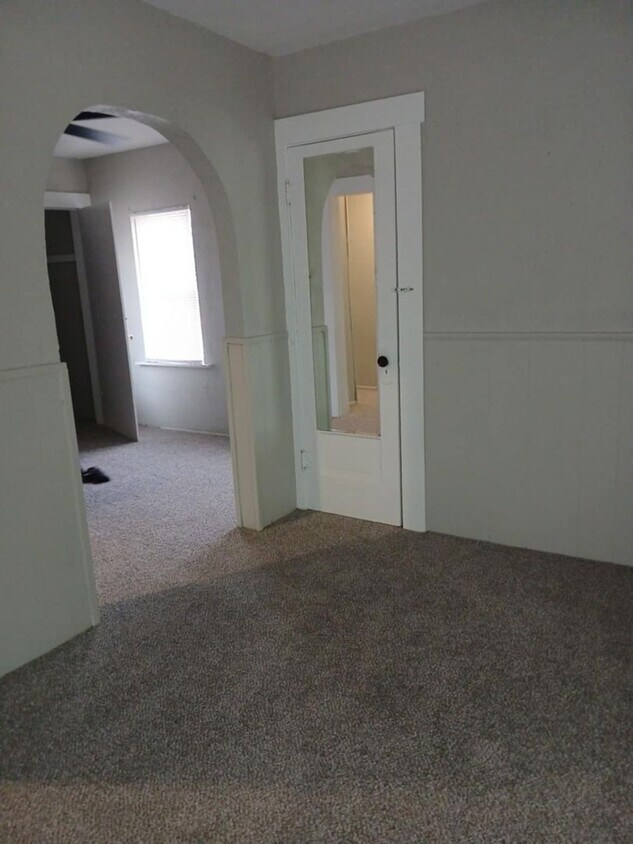 Foto principal - 2410 W Douglas Ave