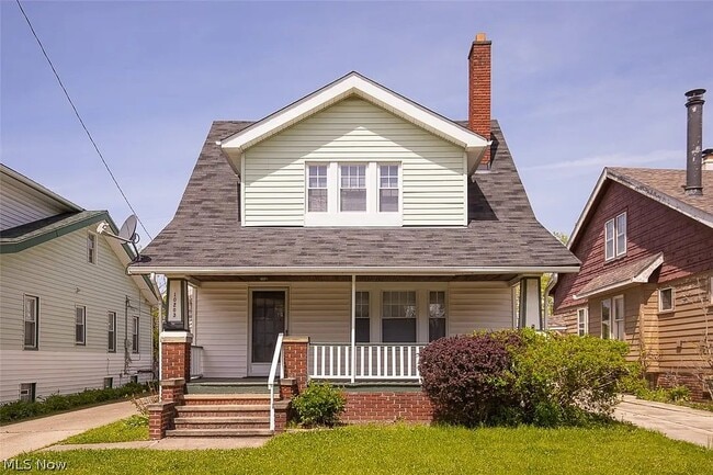 Building Photo - 10203 Greenview Ave