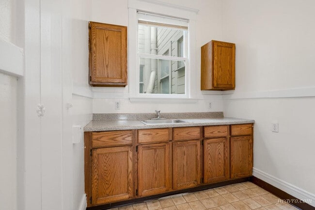 Building Photo - 839 Divisadero St