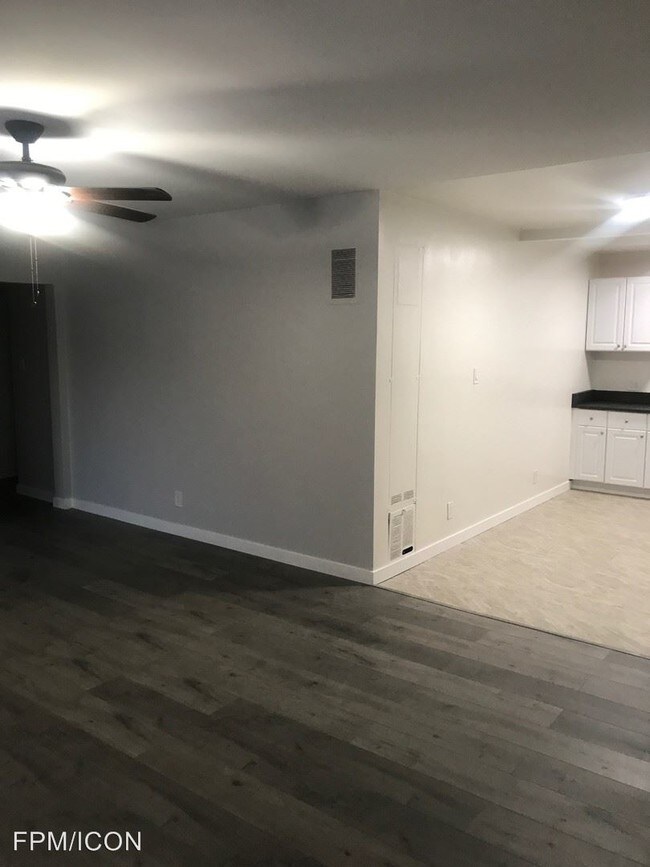 Building Photo - 1250 N Kingsley Dr