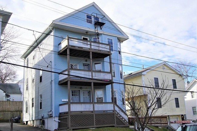 Foto del edificio - 83 Rochambeau Ave