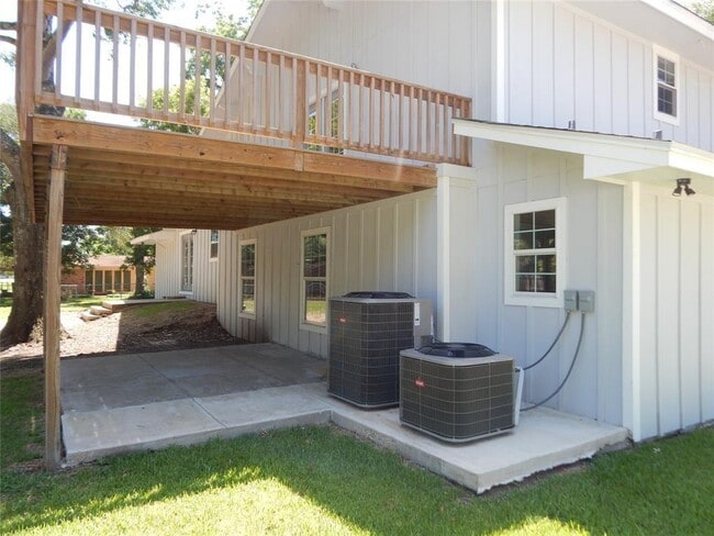 Building Photo - 707 Avenue C