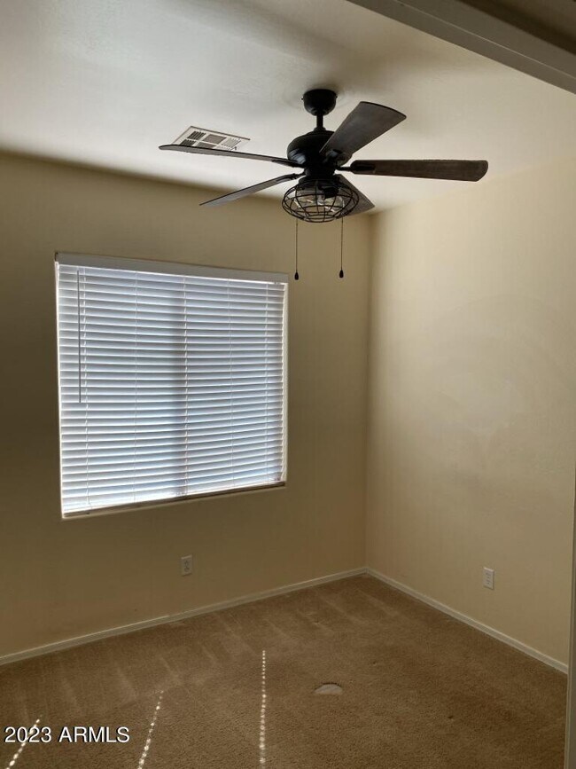 Foto del edificio - 4569 E Sundance Ave