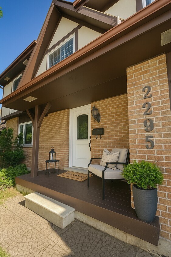 Photo principale - 2295 Kawartha Heights Blvd