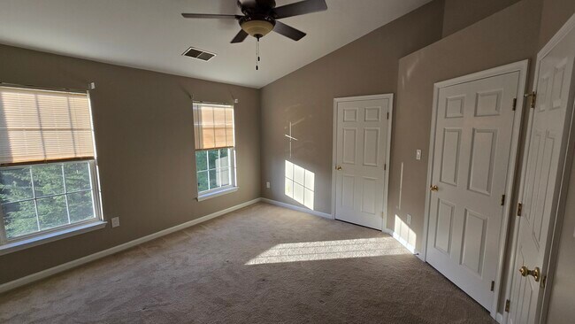 Foto del edificio - 9443 Birchwood Ln