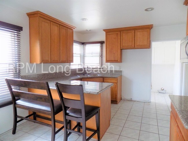 Foto del edificio - 3912 Camerino St