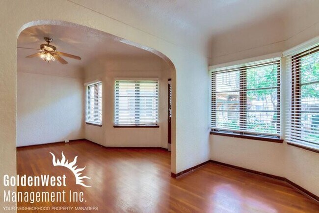 Building Photo - Bankers Hill Gated 1Bdm 1Ba Gem