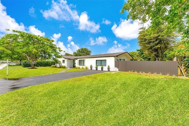 Foto del edificio - 11640 SW 99th Ct