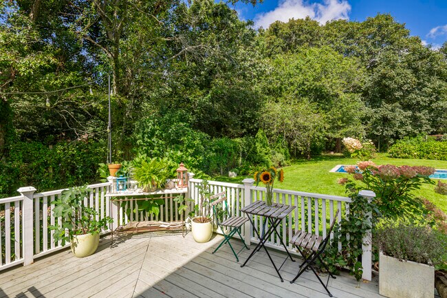 Foto del edificio - 251 Meadows W