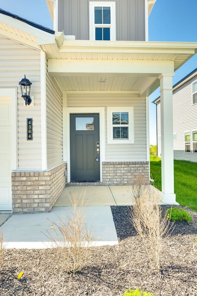 Foto del edificio - Awesome energy-efficient 4BE/2.5BA home in...