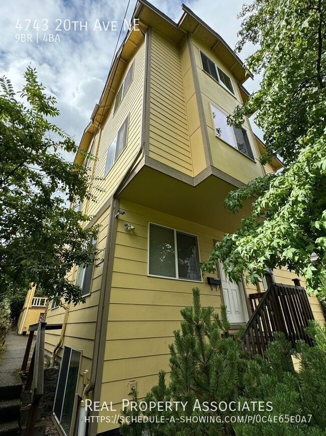 Building Photo - 4743 20th Ave NE