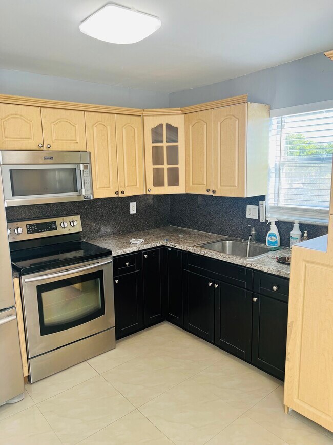 Foto del edificio - 4707 NW 7th St