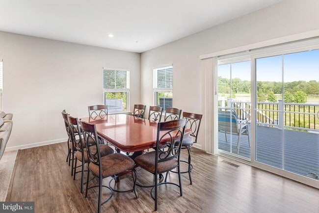 Building Photo - 11241 Wheeler Ridge Dr