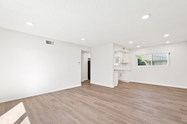 Building Photo - 532 Bucknell Ave