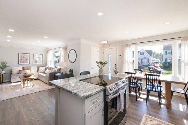 Building Photo - 7906 Lanyard Dr