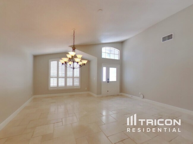 Foto del edificio - 1924 S Prairie Dunes Ct