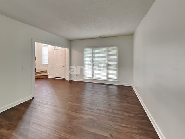 Building Photo - 5802 Swanston Dr