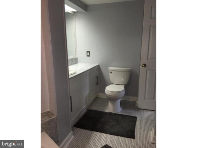 Building Photo - 104 Woodside Rd