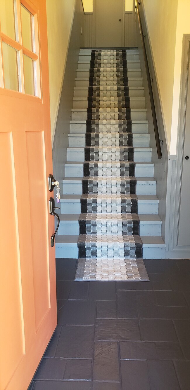 Foto del edificio - 636 W Center St