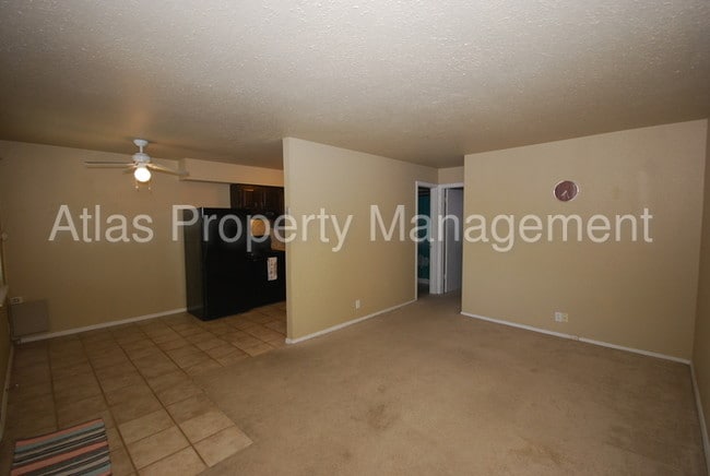 Building Photo - 1423 S Rockford Ave