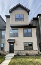 Building Photo - 339 E Cochran St