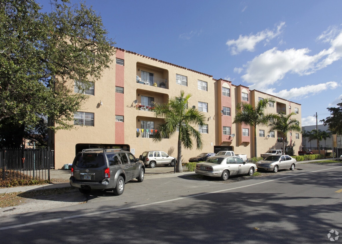 Building Photo - Allen Beach Apartments