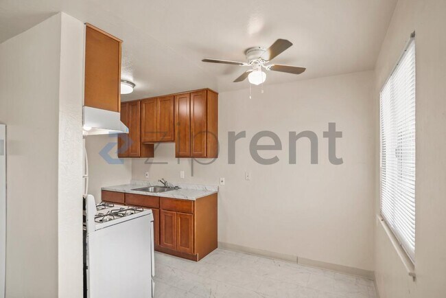 Building Photo - Unit 37