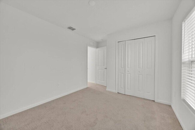 Building Photo - 2398 McKinley Dr