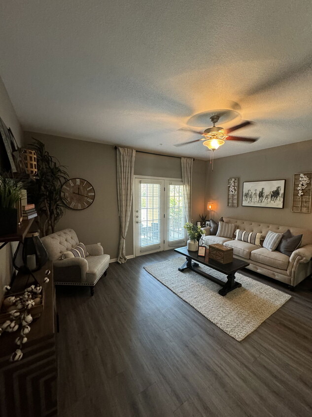 Foto principal - 1030 Farm to Market Road 2931 Apt #1235, A...