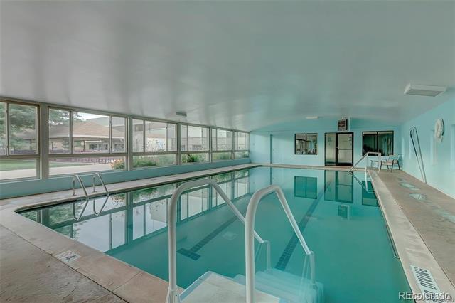 Indoor pool - 650 S Alton Way