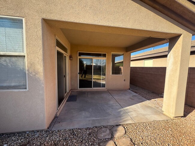 Building Photo - Coral Canyon Gem with NEW CARPET & TWO CAR...